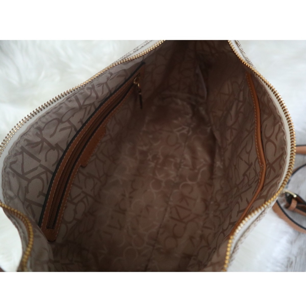 Calvin Klein monogram tassel boho medium bag - Picture 6 of 8